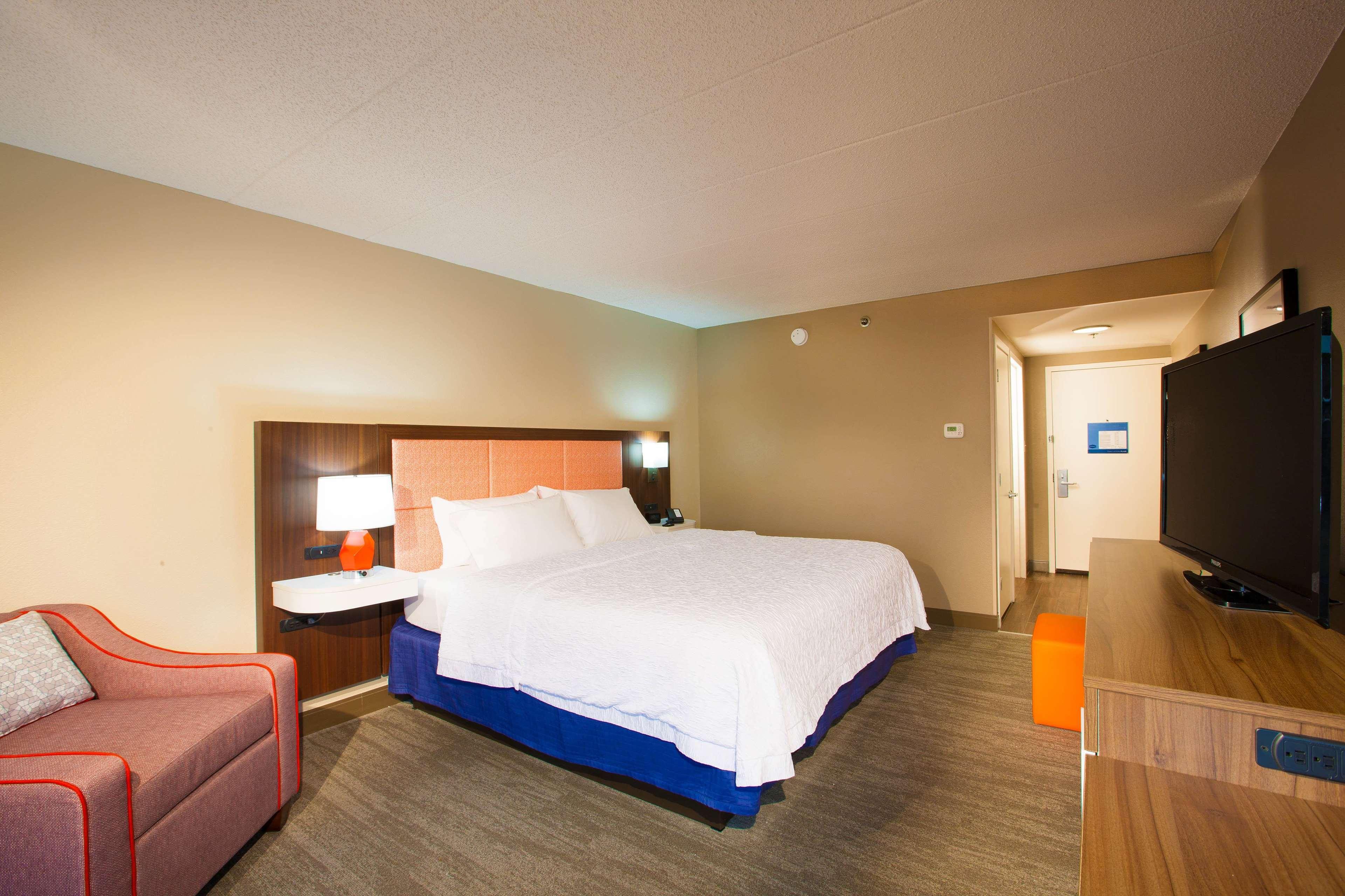 Hampton Inn Pennsville Exterior photo