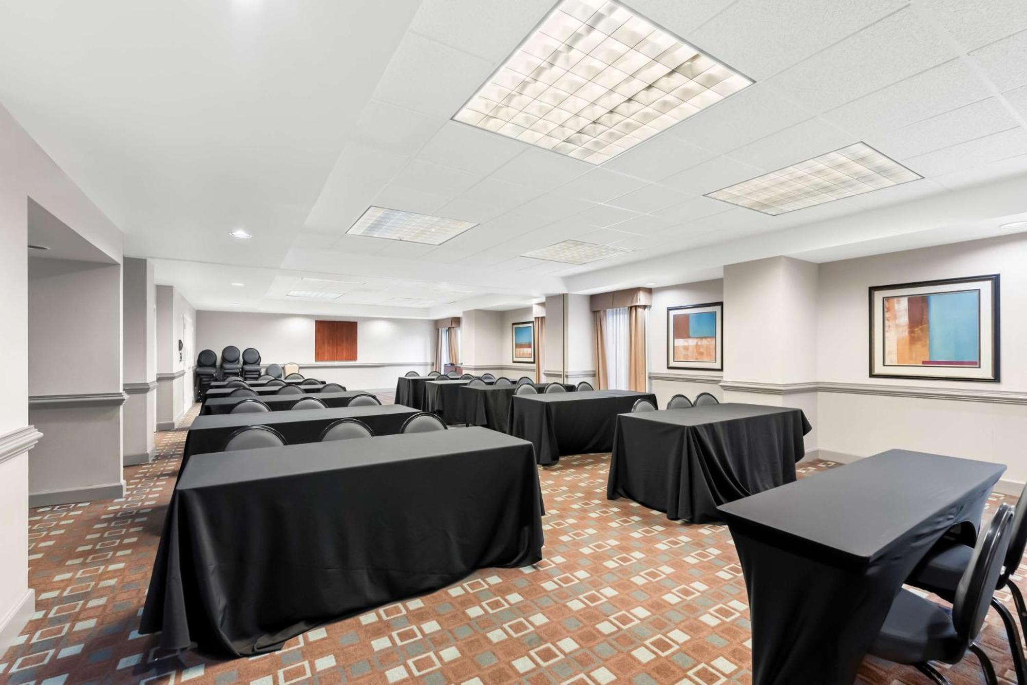 Hampton Inn Pennsville Exterior photo