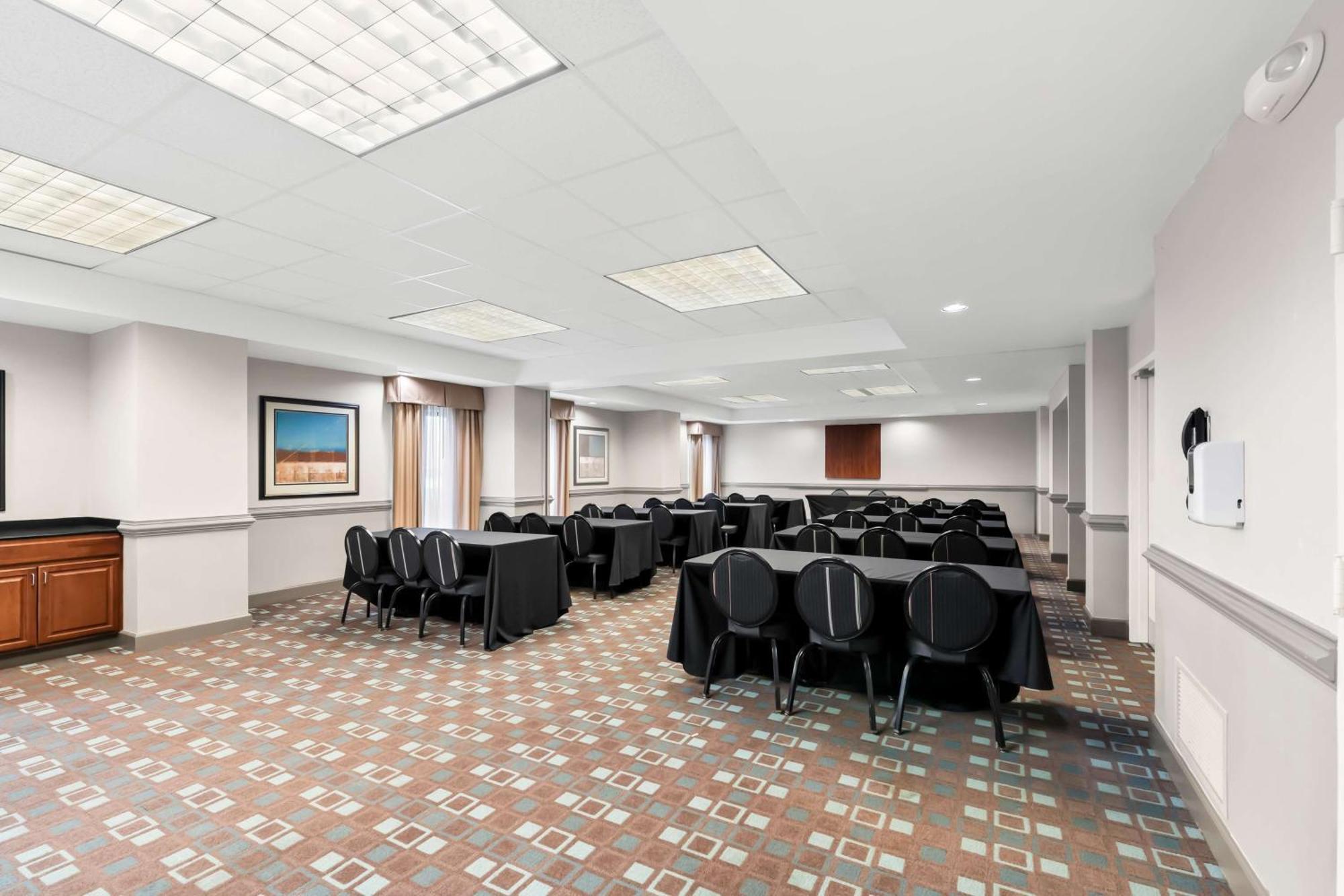 Hampton Inn Pennsville Exterior photo